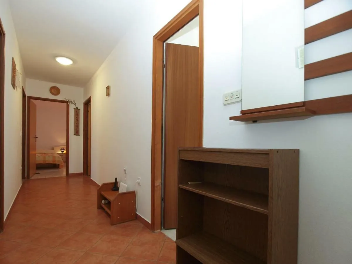 Apartments Mirko 647 Pula